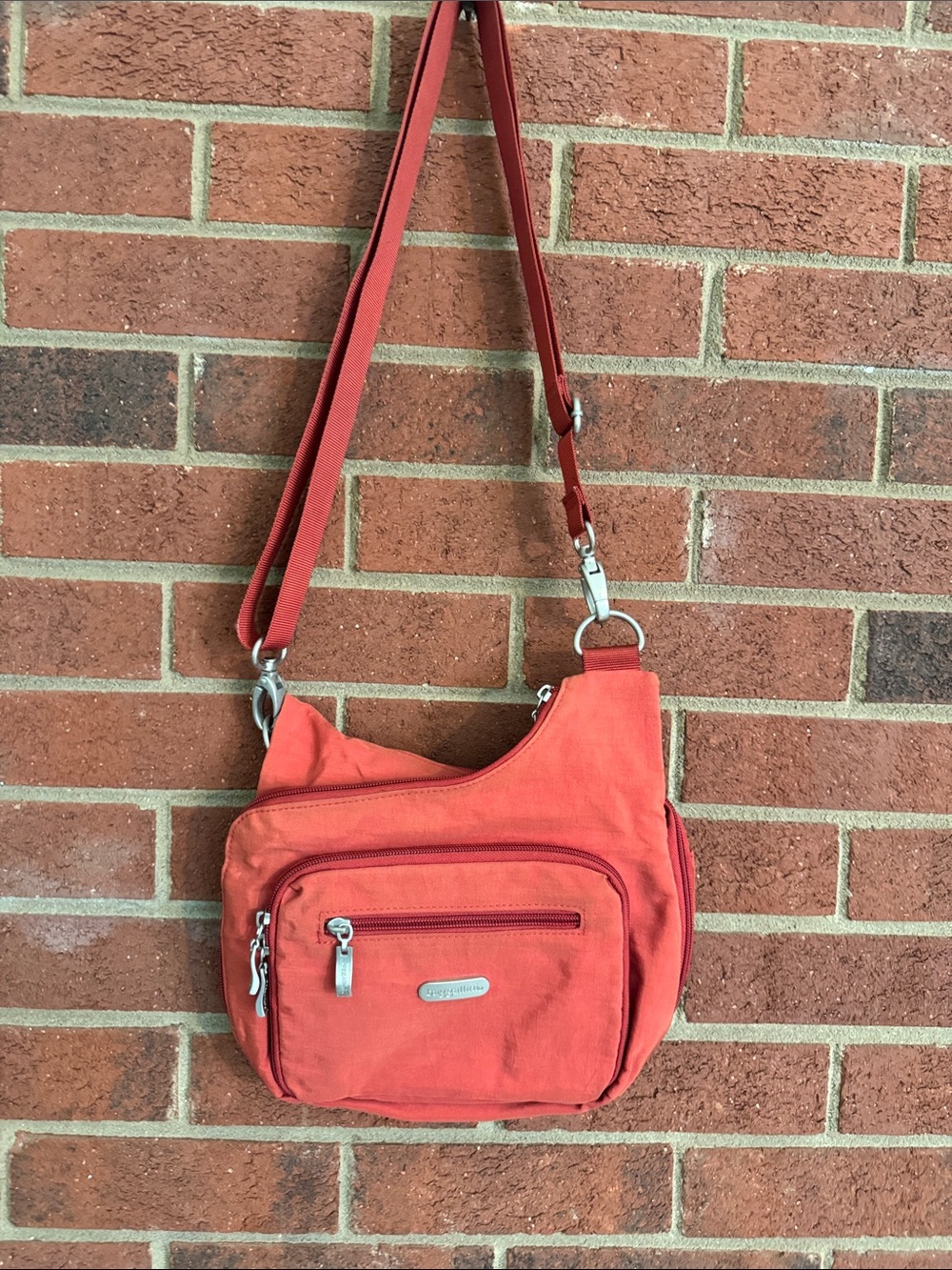 Baggallini Women Criss Cross Crossbody Bag